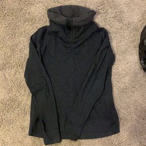 Lululemon high neck sweatshirt size 6